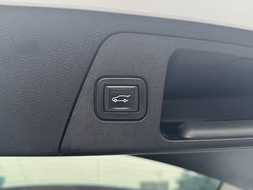Buick Envision Plus — фото 11