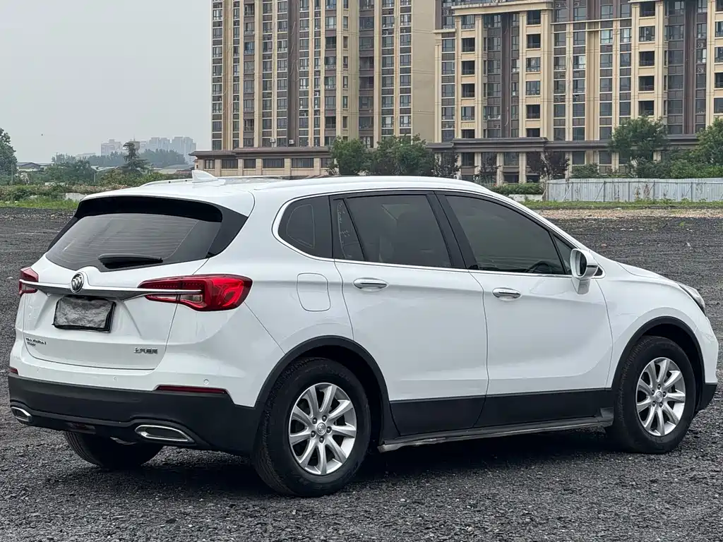 Buick Envision Plus — фото 9