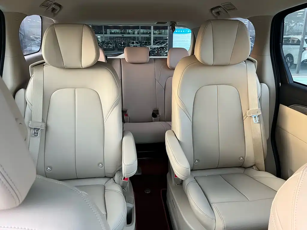 Buick GL8 Hybrid — фото 13