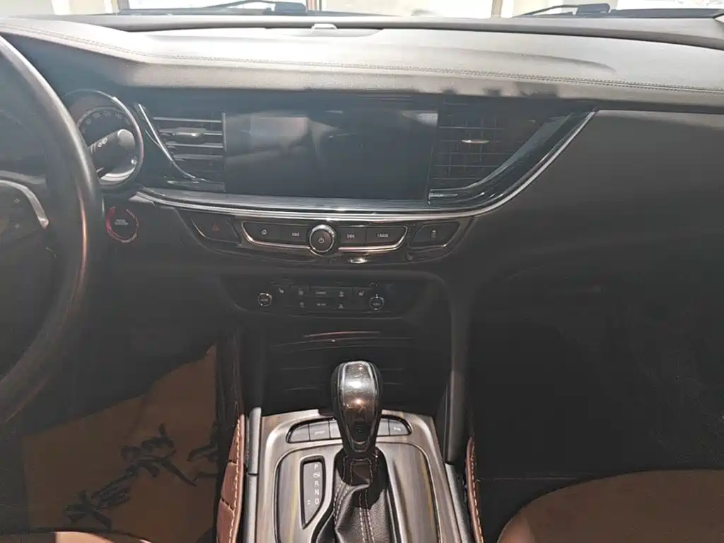 Buick Regal — фото 13