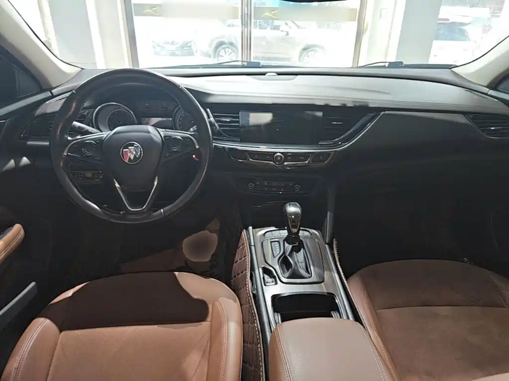 Buick Regal — фото 10