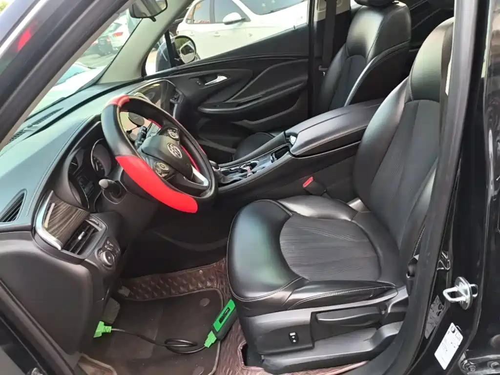Buick Envision Plus — фото 11