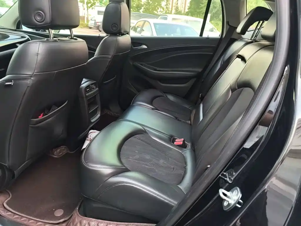 Buick Envision Plus — фото 13
