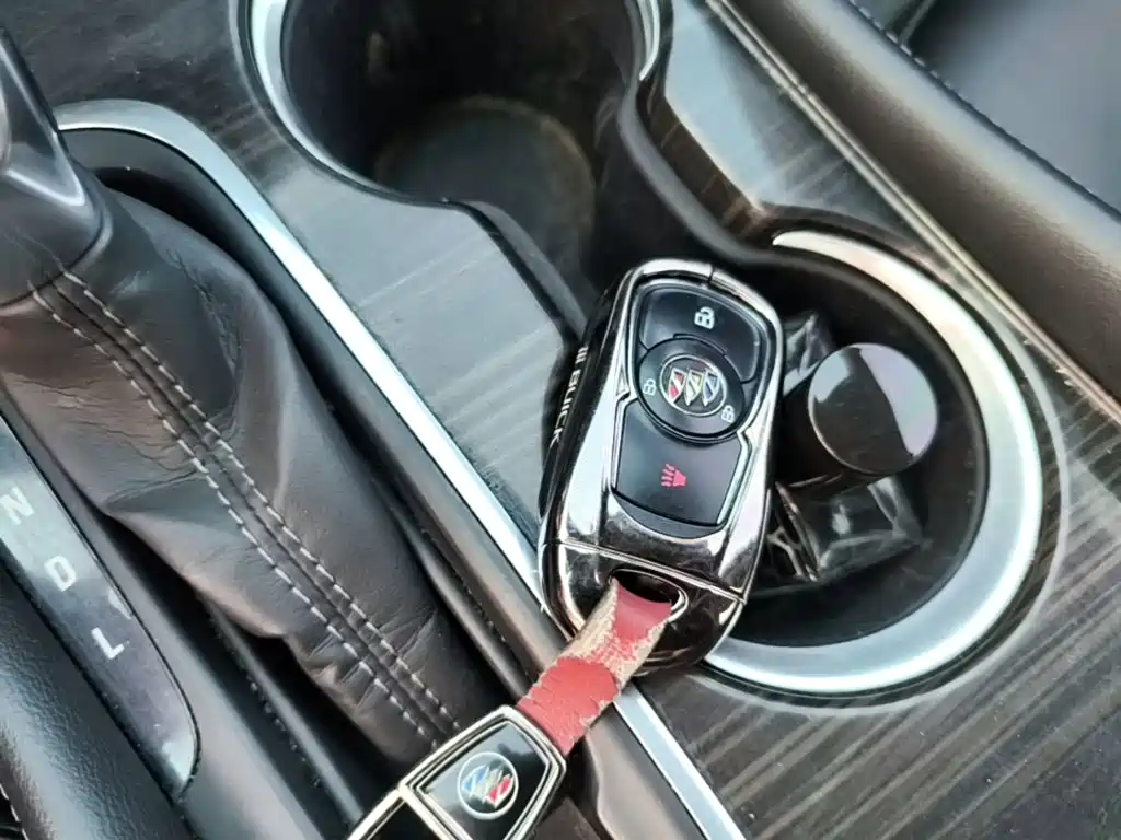 Buick Envision Plus — фото 17