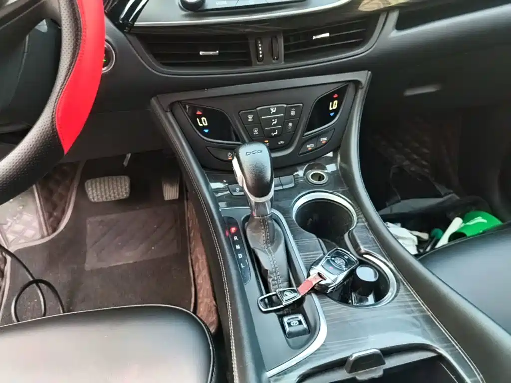 Buick Envision Plus — фото 10