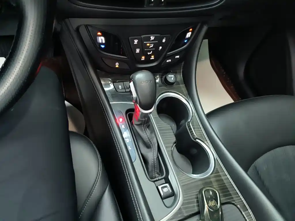 Buick Envision Plus — фото 14