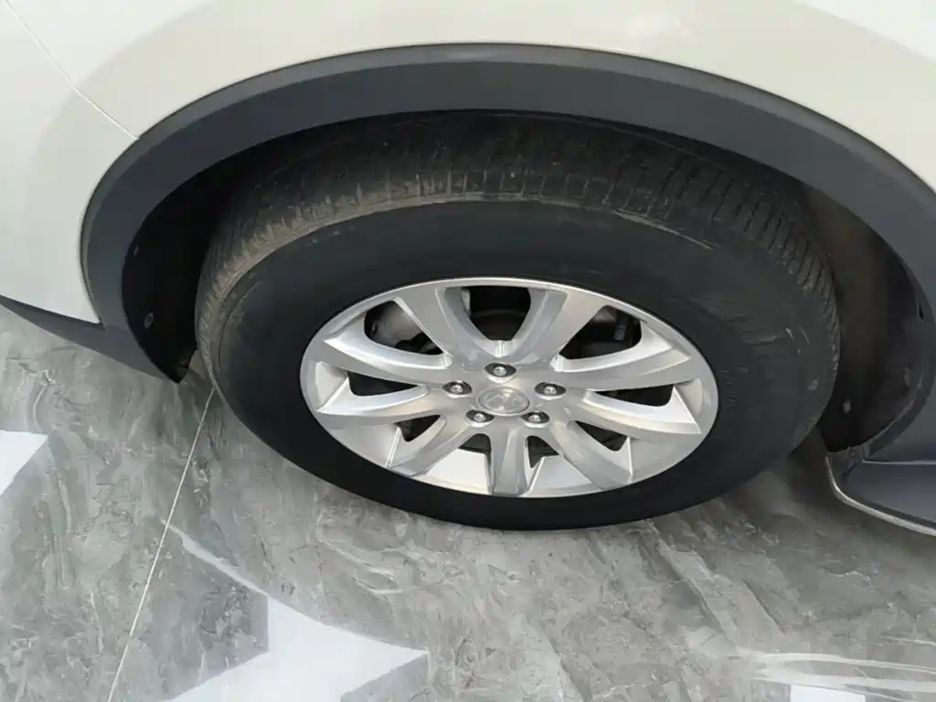Buick Envision Plus — фото 23