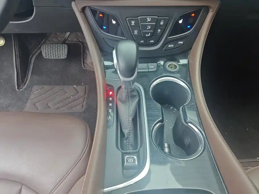 Buick Envision Plus — фото 16