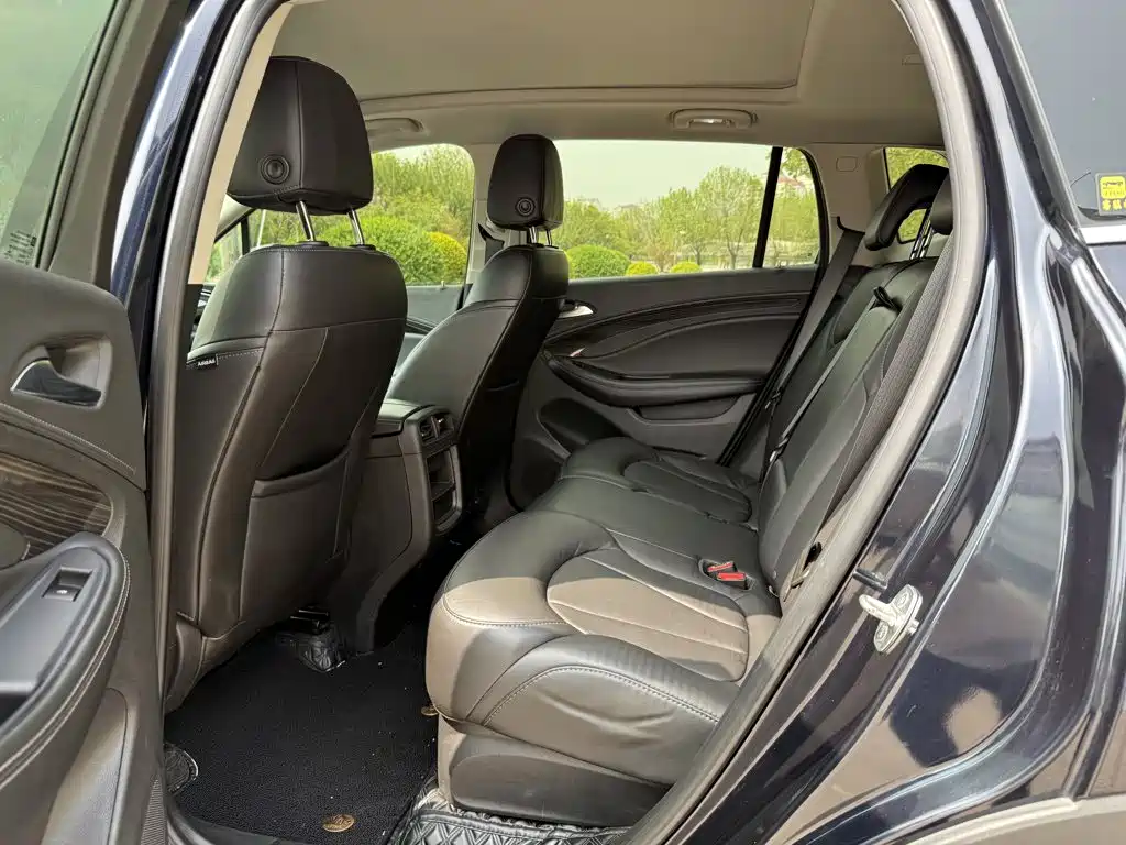 Buick Envision Plus — фото 23