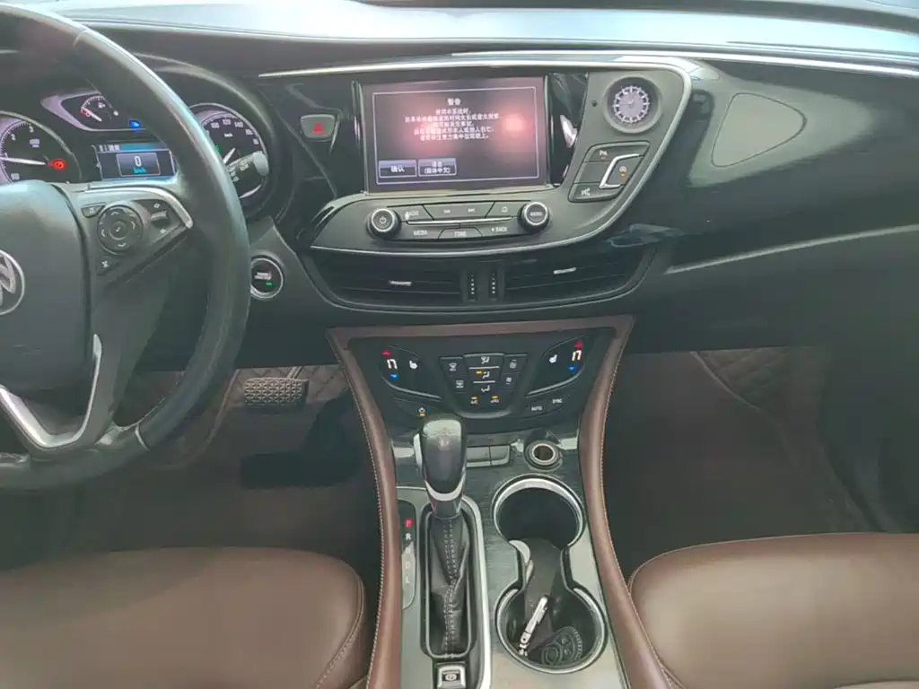Buick Envision Plus — фото 13