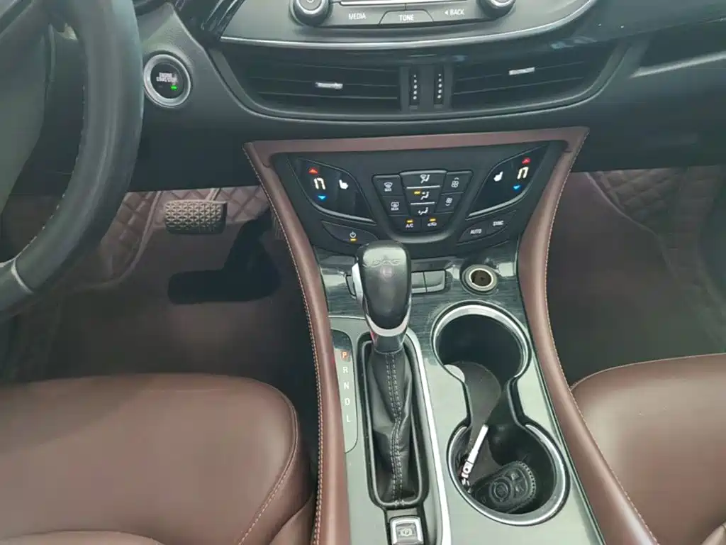 Buick Envision Plus — фото 14