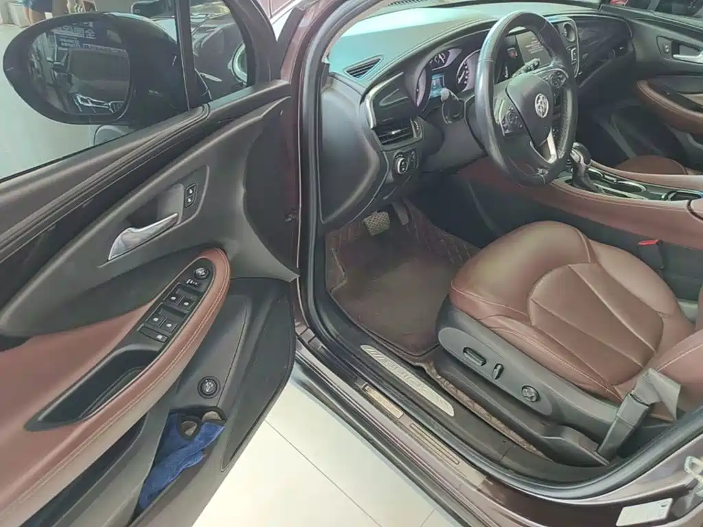 Buick Envision Plus — фото 16