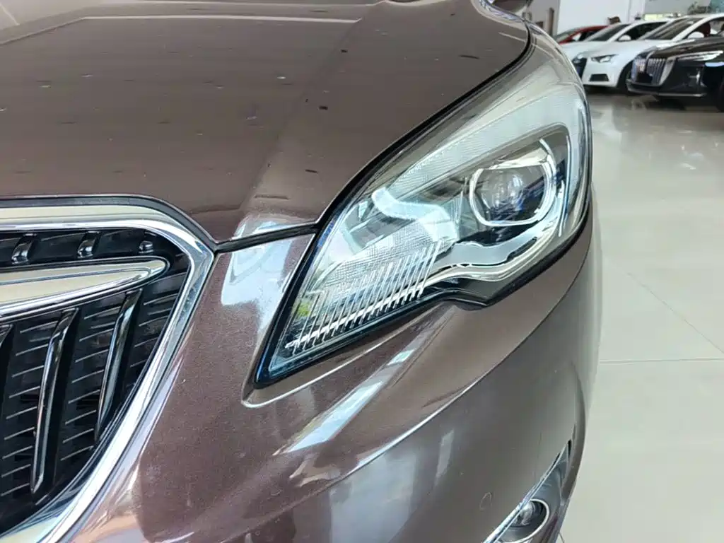 Buick Envision Plus — фото 24