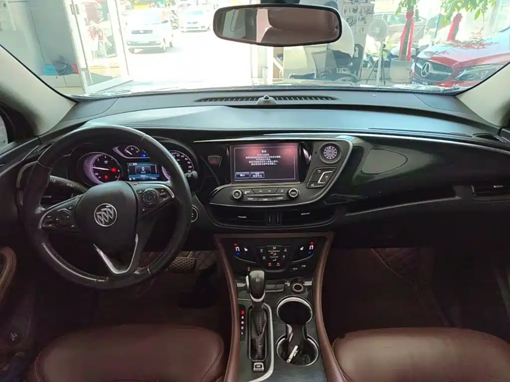 Buick Envision Plus — фото 10