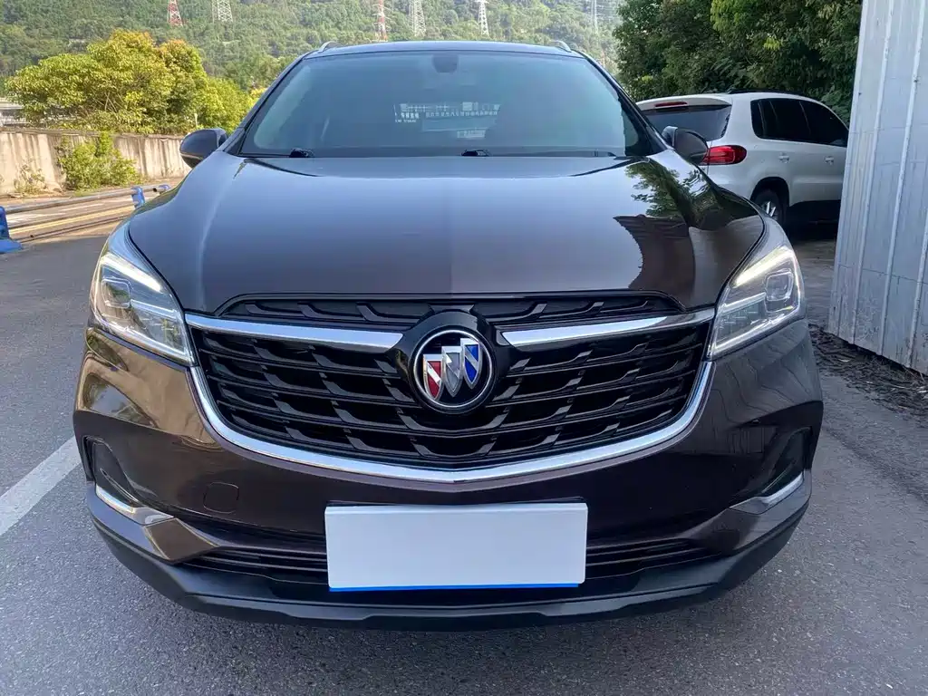 Buick Envision Plus — фото 2