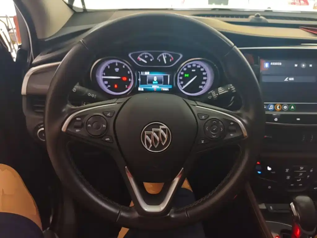 Buick Envision Plus — фото 11