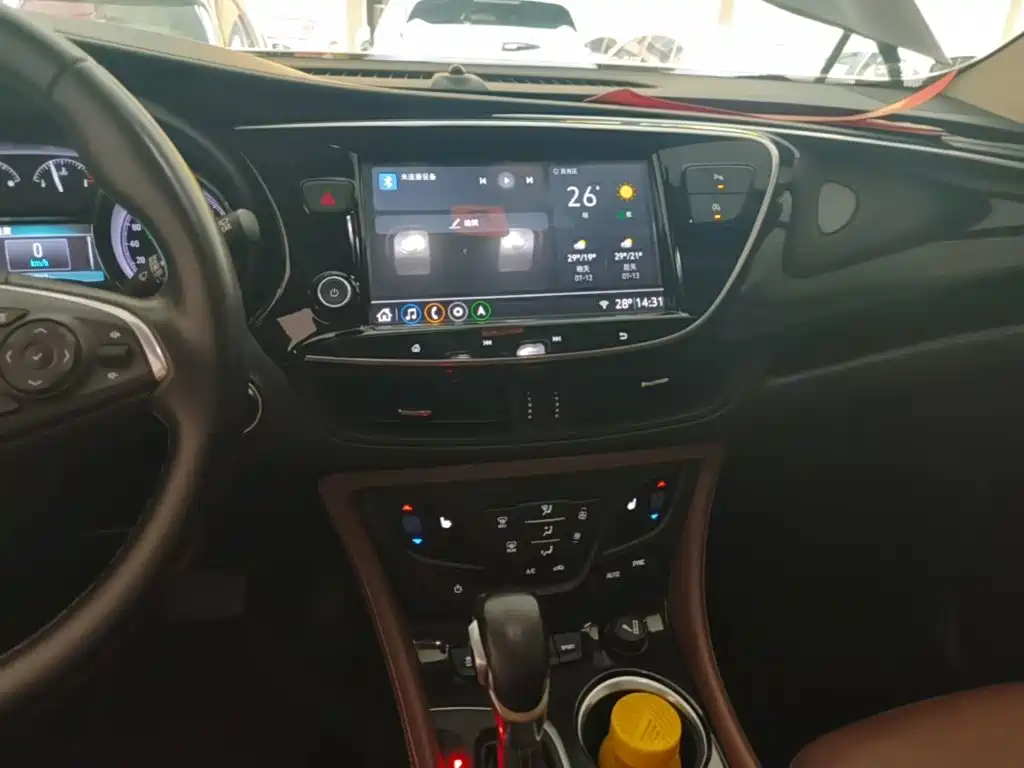 Buick Envision Plus — фото 13