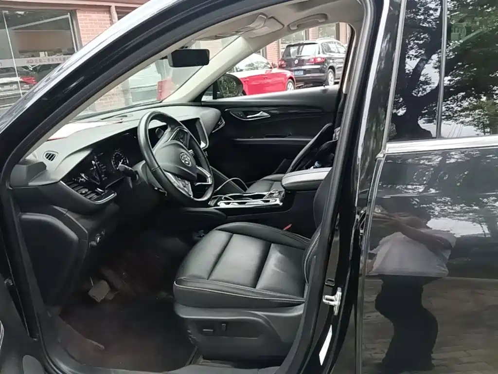 Buick Envision Plus — фото 15