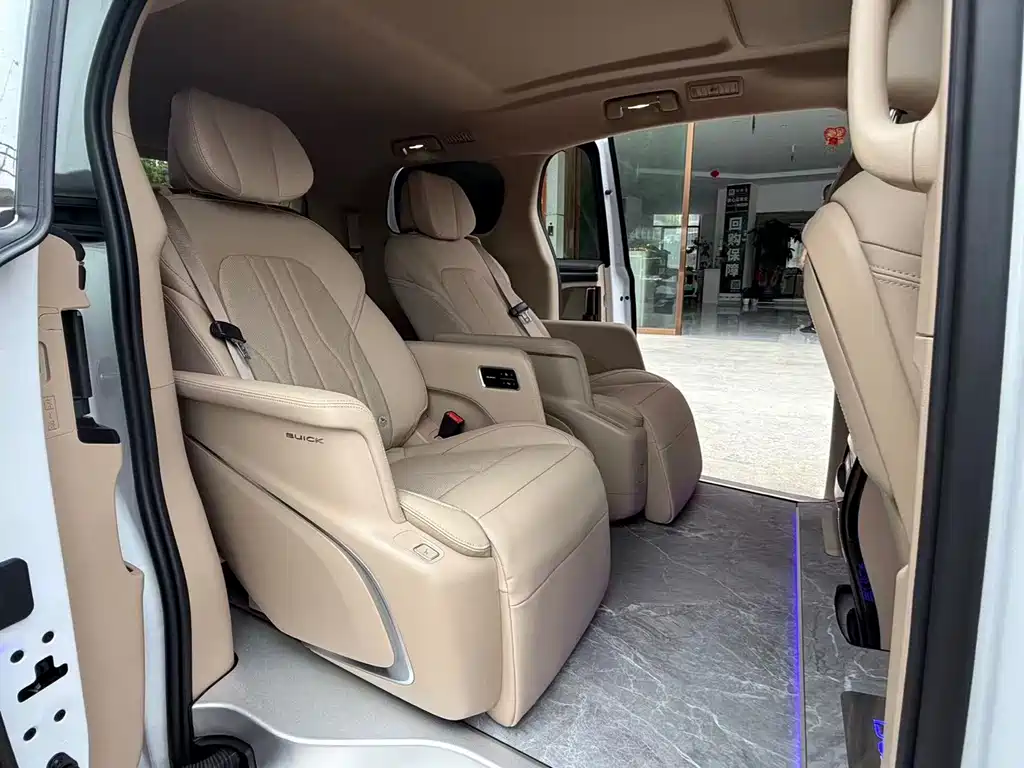 Buick GL8 Hybrid — фото 4
