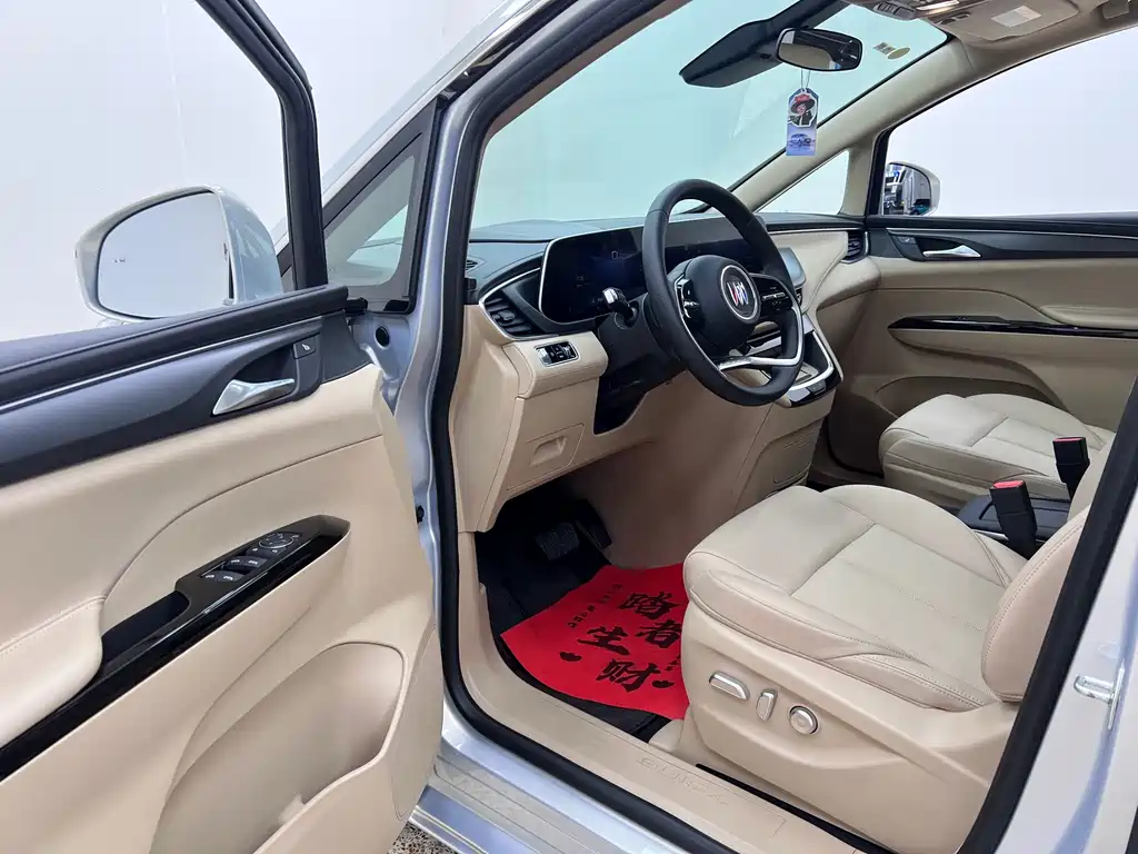 Buick GL8 Hybrid — фото 13