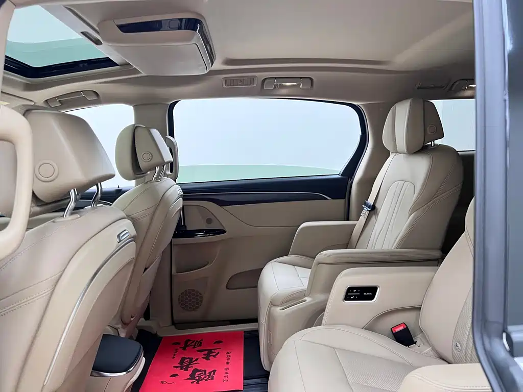 Buick GL8 Hybrid — фото 18