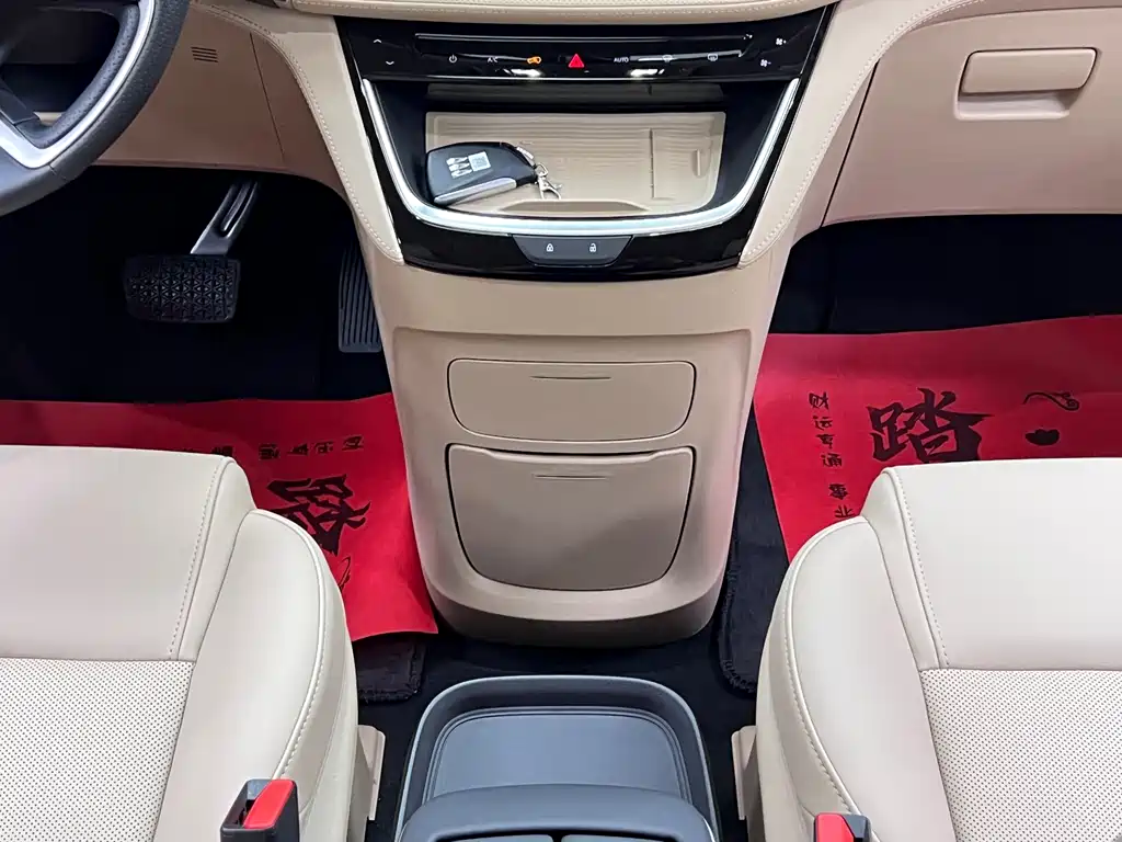 Buick GL8 Hybrid — фото 25