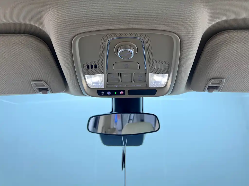 Buick GL8 Hybrid — фото 26