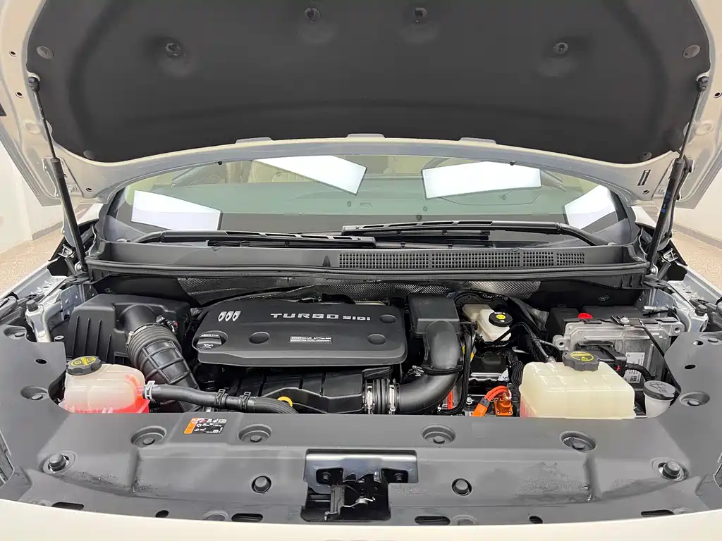Buick GL8 Hybrid — фото 30