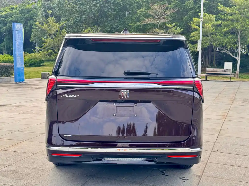 Buick GL8 Hybrid — фото 5