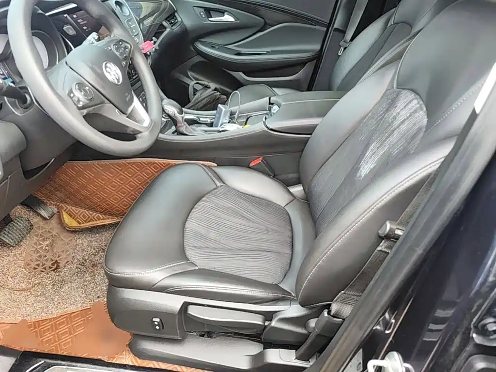 Buick Envision Plus — фото 15