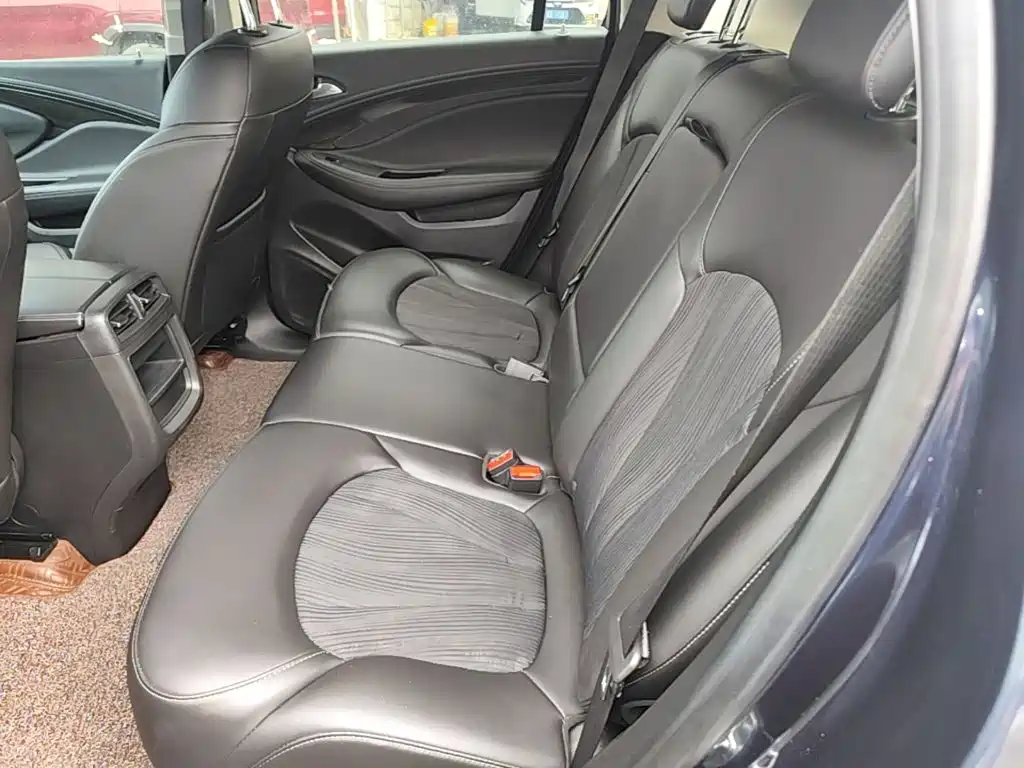 Buick Envision Plus — фото 17