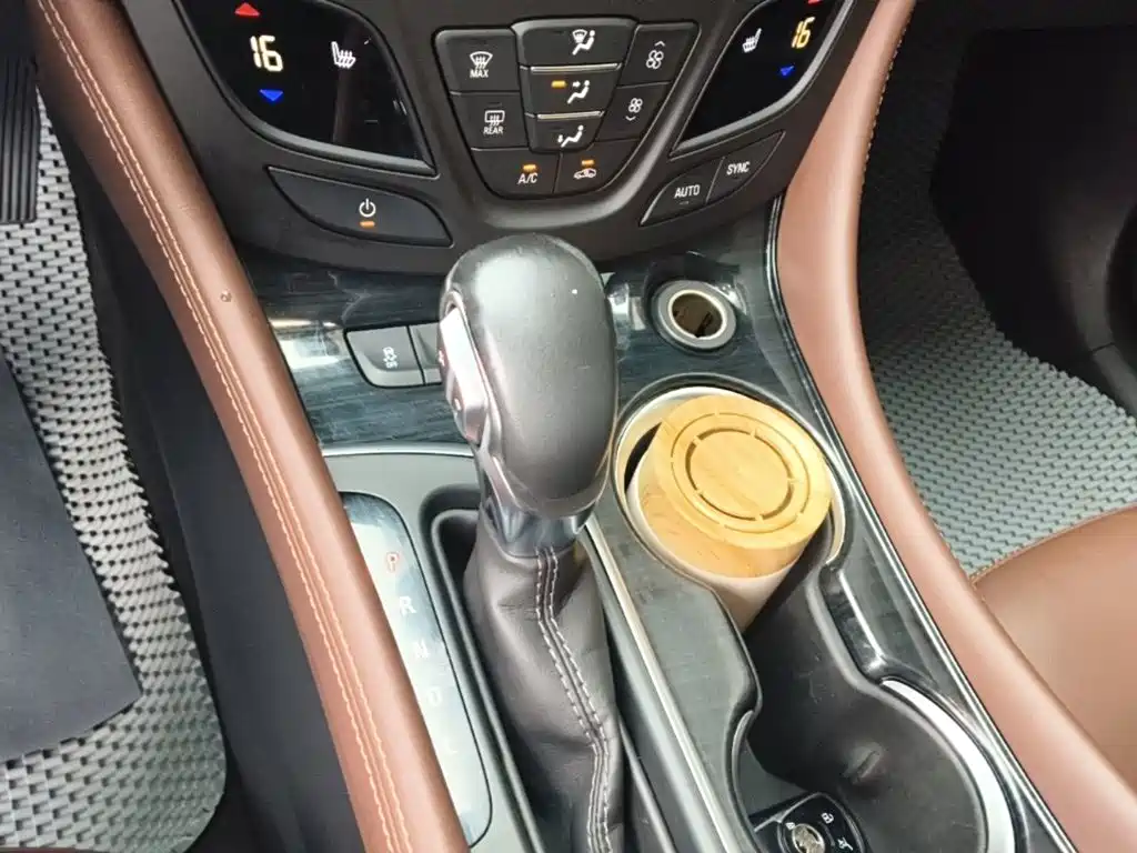 Buick Envision Plus — фото 14