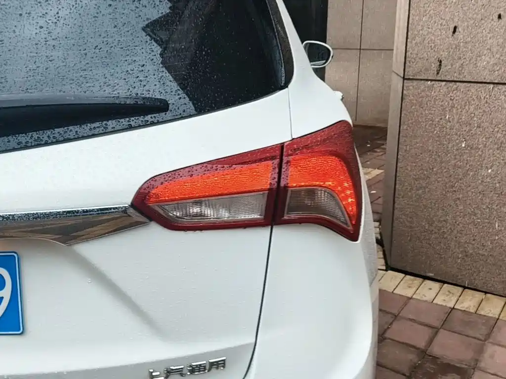 Buick Envision Plus — фото 8