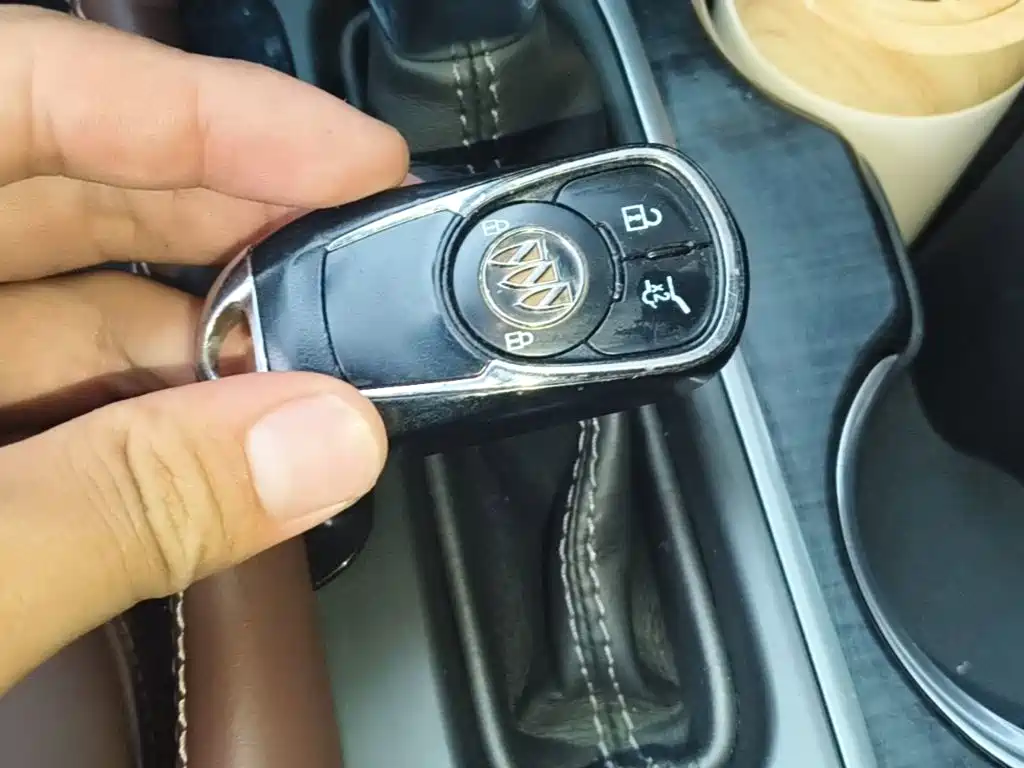 Buick Envision Plus — фото 9