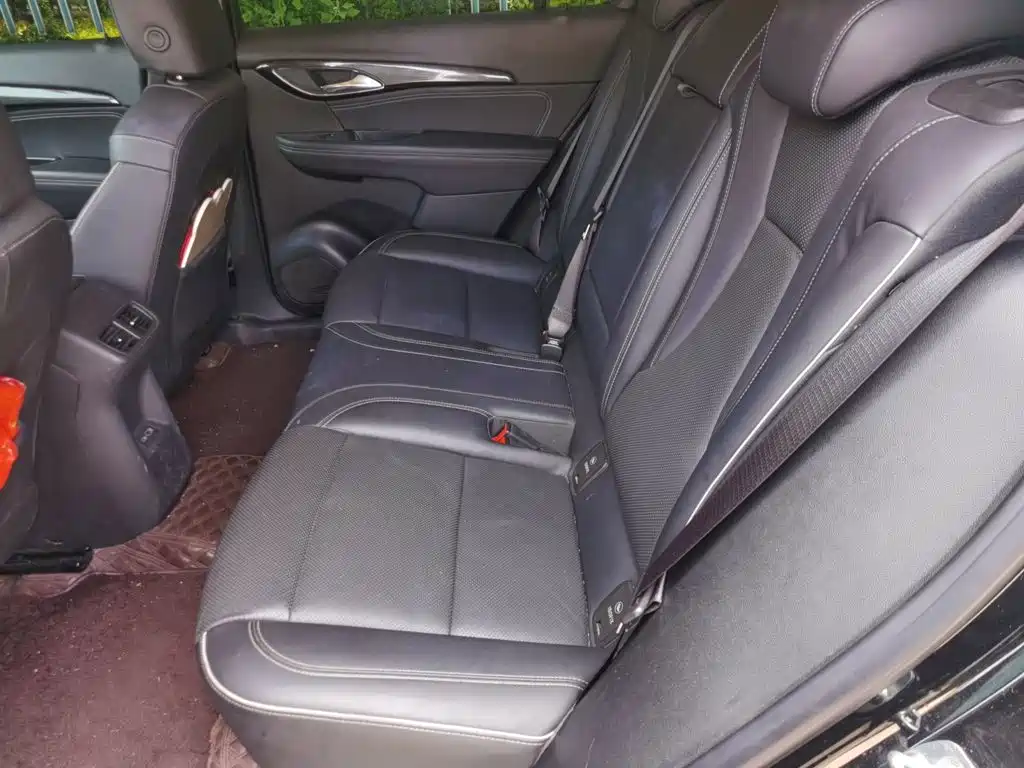 Buick Envision Plus — фото 15