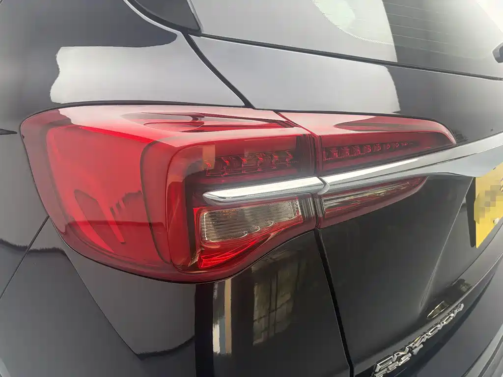 Buick Envision Plus — фото 11