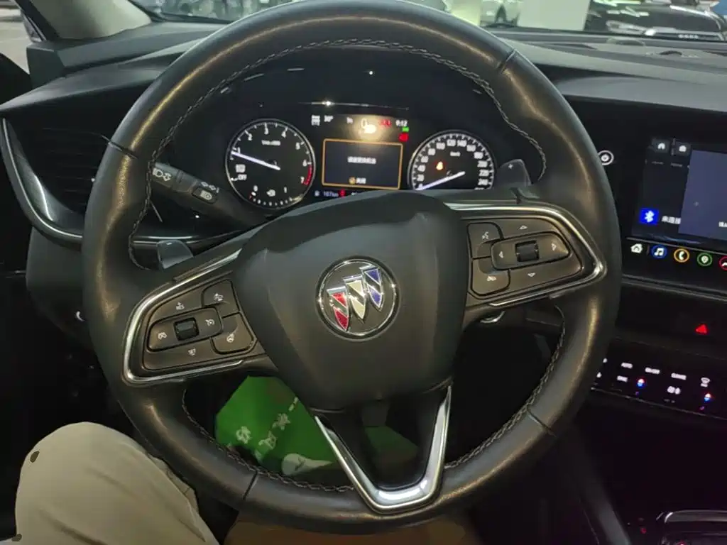 Buick Envision Plus — фото 11