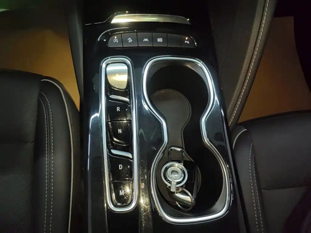 Buick Envision Plus — фото 14