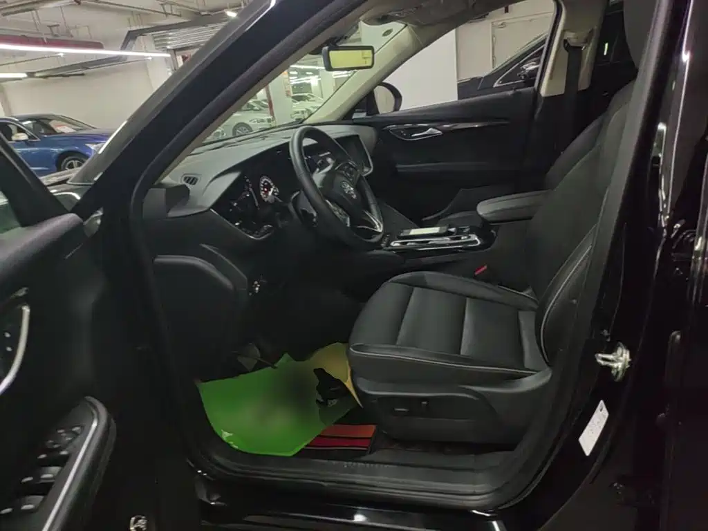 Buick Envision Plus — фото 15