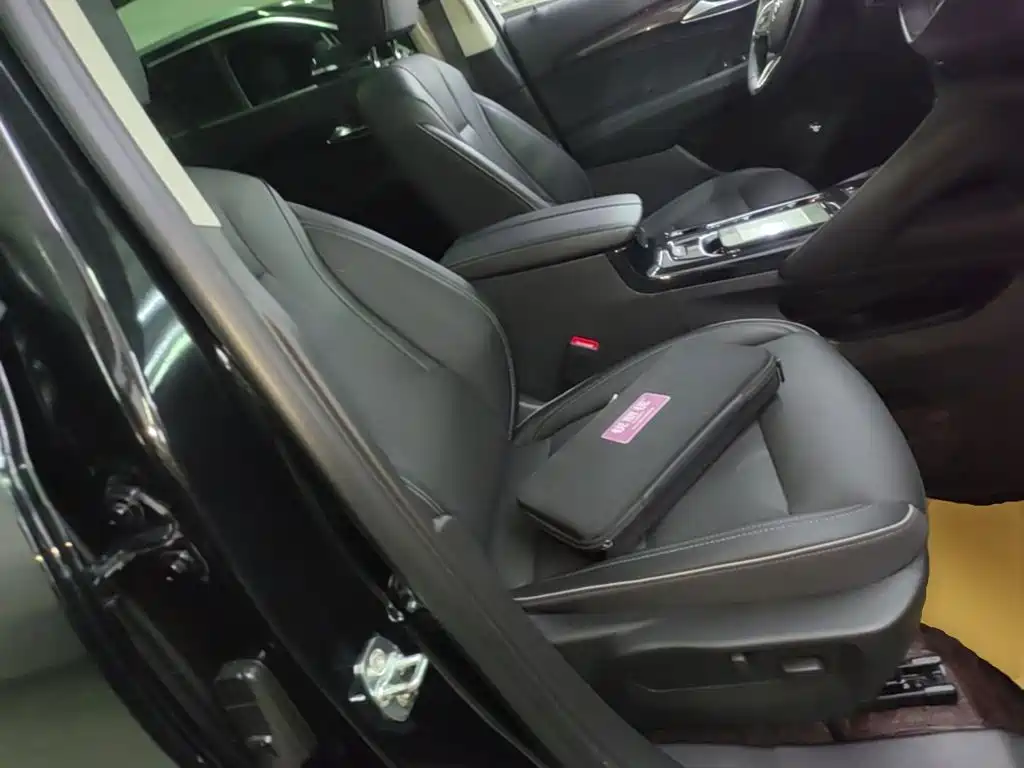 Buick Envision Plus — фото 25
