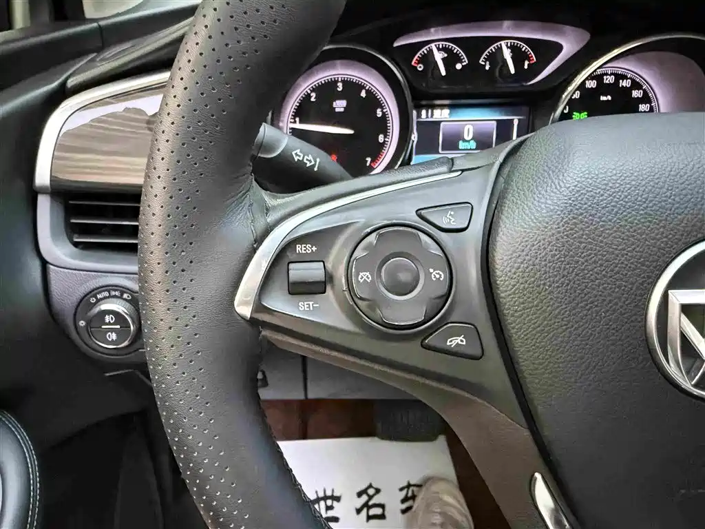 Buick Envision Plus — фото 13