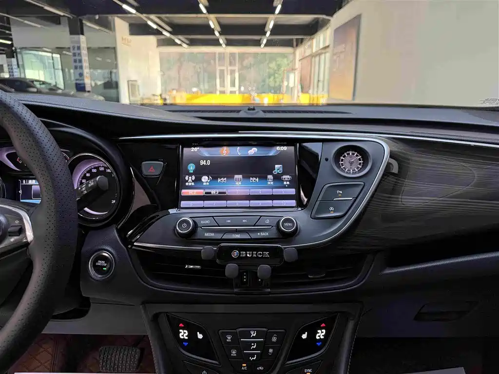 Buick Envision Plus — фото 8