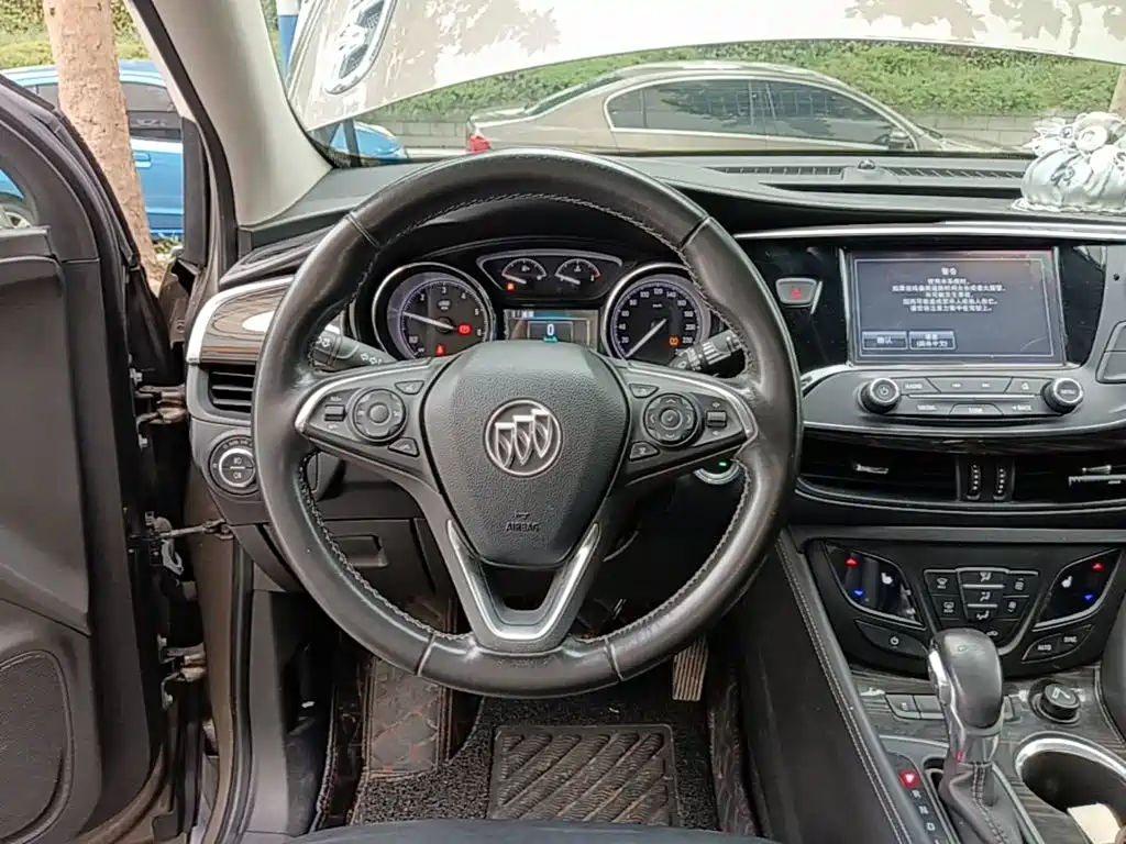 Buick Envision Plus — фото 11