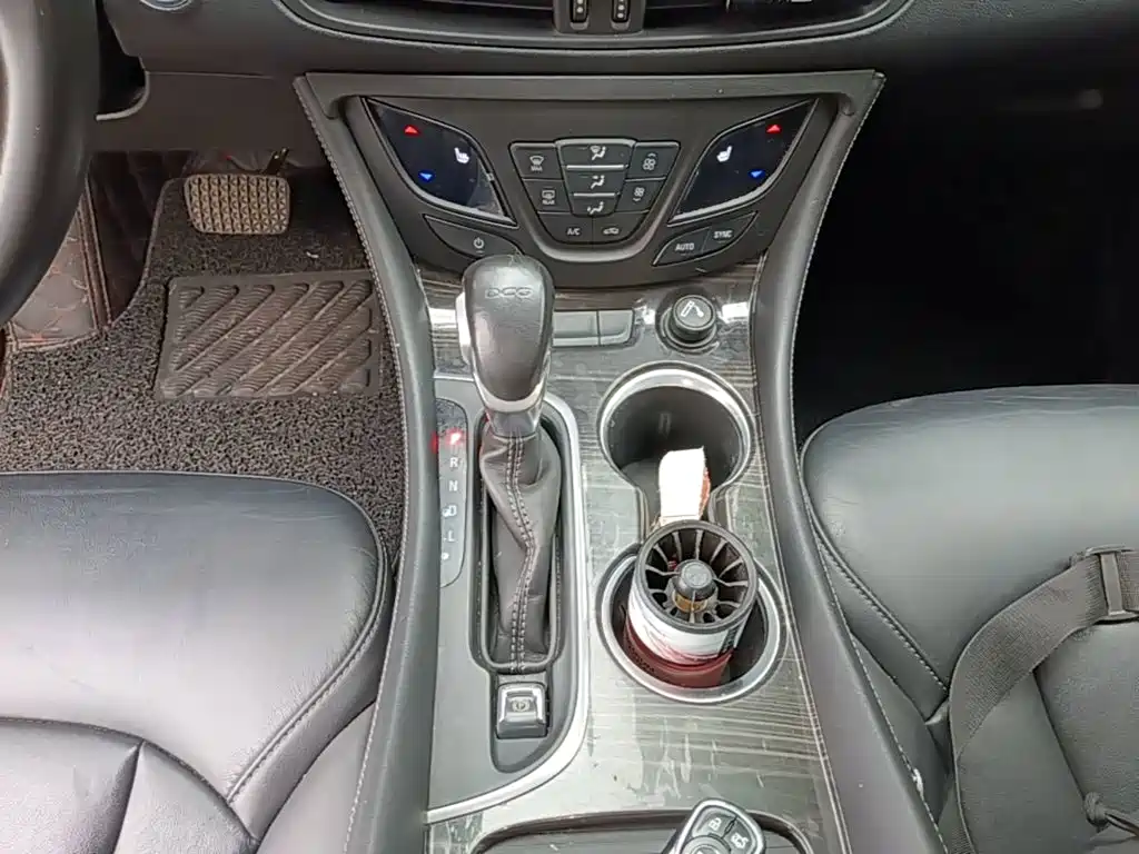Buick Envision Plus — фото 14