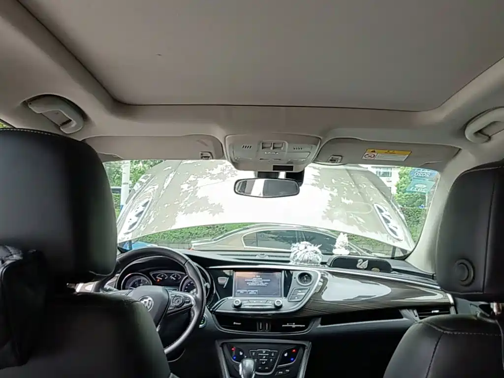 Buick Envision Plus — фото 18