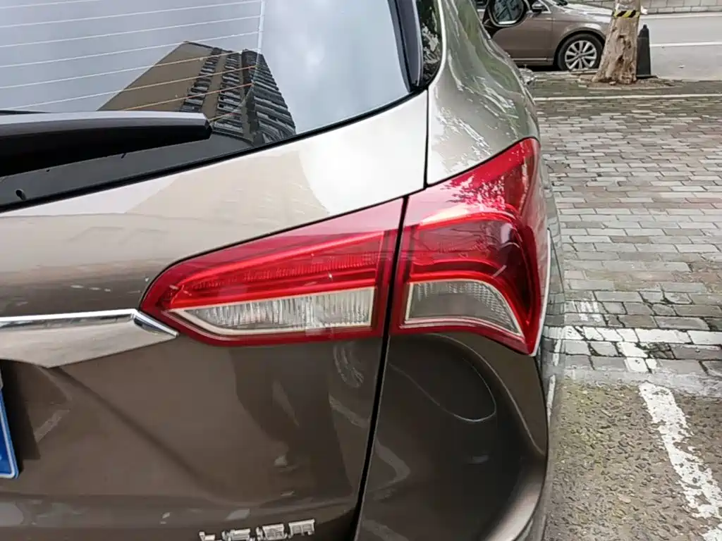 Buick Envision Plus — фото 8
