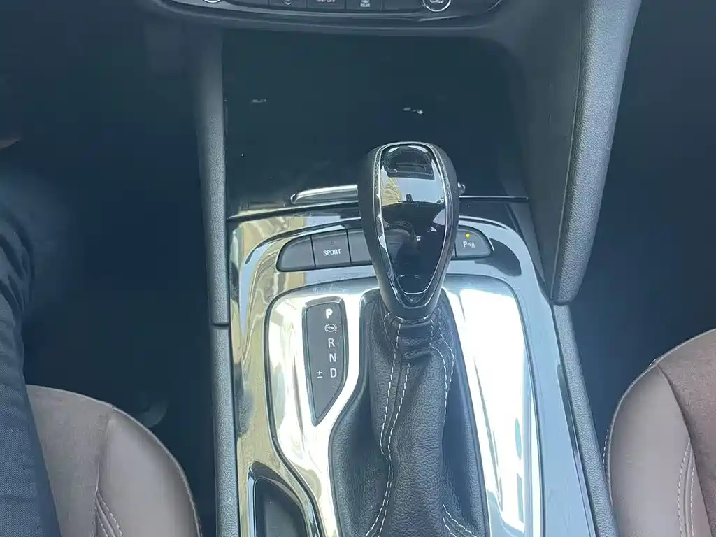 Buick Regal — фото 9