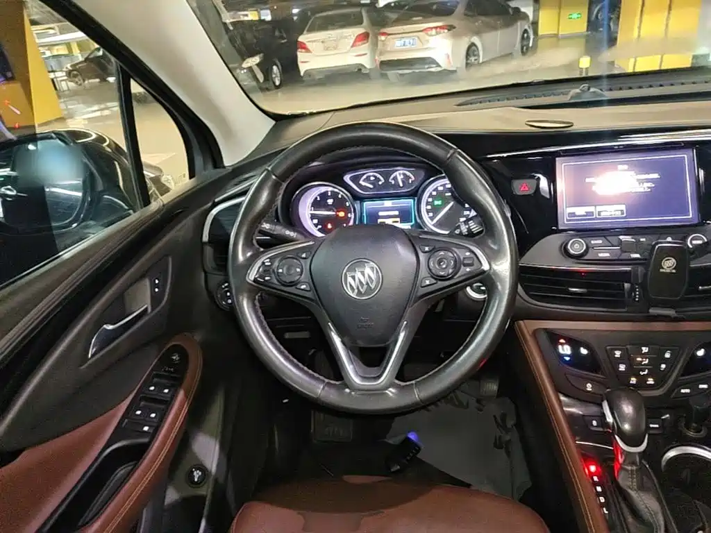 Buick Envision Plus — фото 11