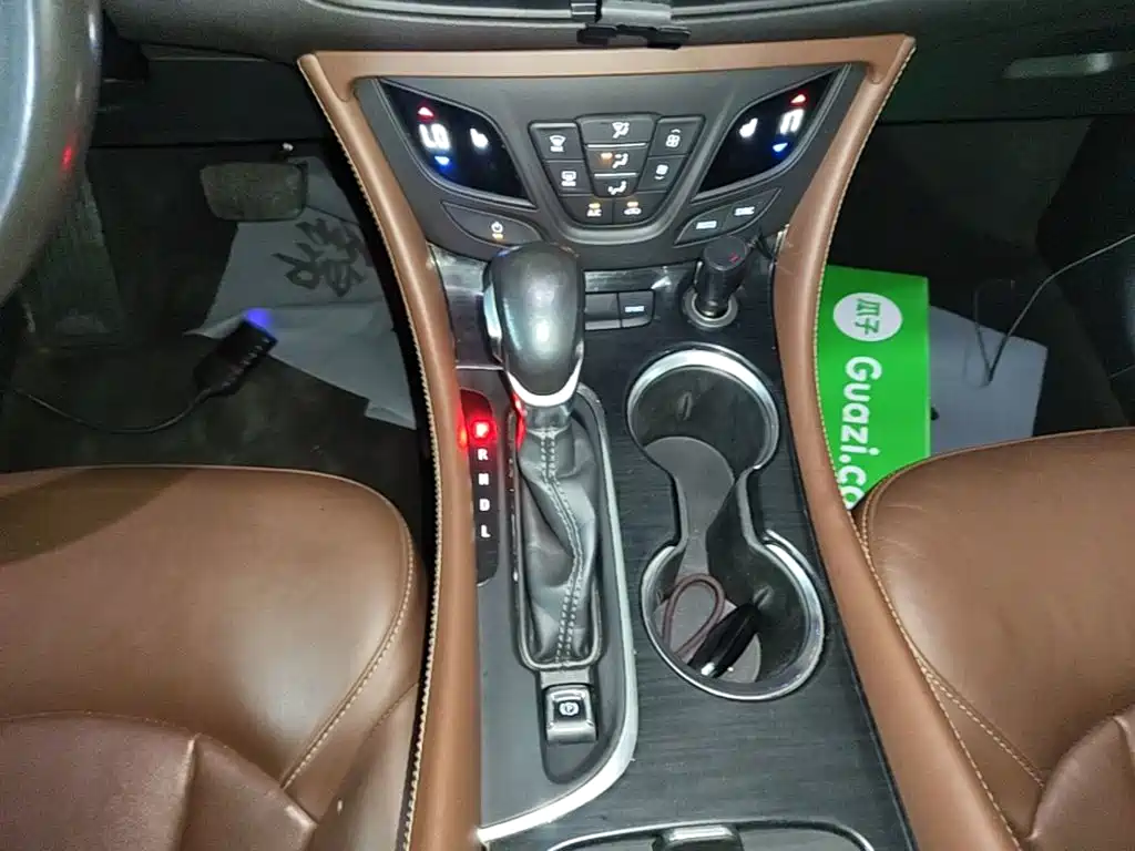 Buick Envision Plus — фото 14