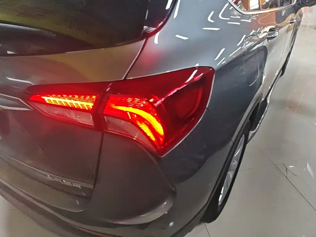 Buick Envision Plus — фото 8